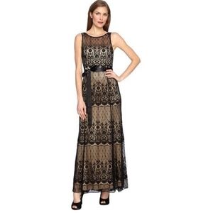 Tahari Arthur Levine lace A line gown Formal Evening Dress Sleeveless Black 8